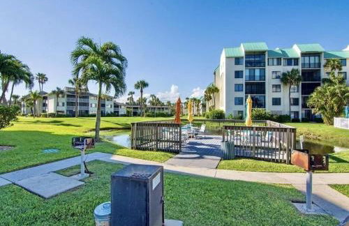 Beachfront paradise Ocean Village Golf Tennis Several heated pools Tiki bar Pickleball insite sports bar and restaurant and much more - Foto 39