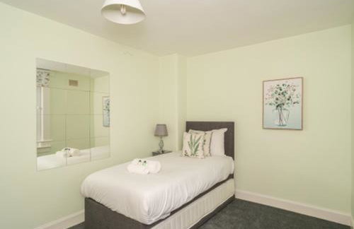 Charming Family House in Rosewell - Pass the Keys - Foto 18