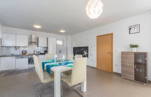 Villa Marilu, modern villa with pool near the sea - Foto 36