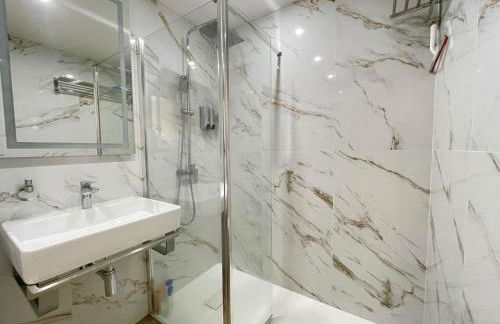 Azur & Chill - à proximité Mer Train Bus Aéroport - Foto 7