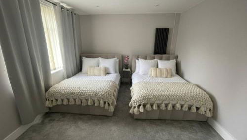 Cosy 4 bedroom house in borehamwood with large onsite parking and large beds - Foto 2