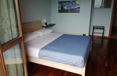 Between mountains and lake - Foto 6