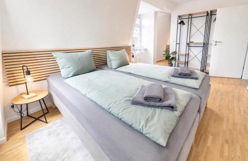 Larooms Merseburg - Apartment CS01 - 3 Zimmer, 7 Betten, 2 Bäder, 2 Parkplätze, Balkon & Aufzug - Foto 17