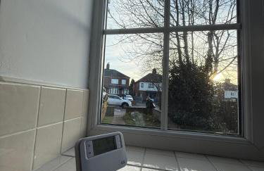 Home away Tamworth Staffordshire 4 Bedroom 3 Bathroom - Semi Detached House - Foto 38