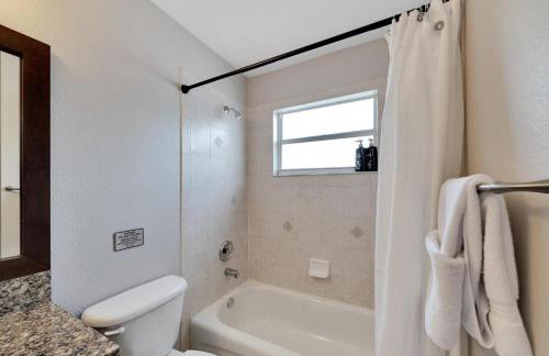 Spacious 3BR Family Home Near Sponge Docks - Foto 18