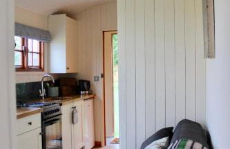 Hare's Hut - Photo 7