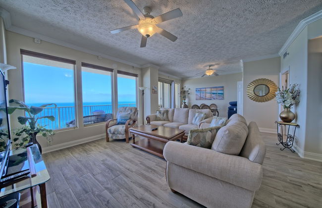 Marvelous Condo with Beachside Pool and Free Poolside WiFi - Unit 0902 by RedAwning - Foto 1