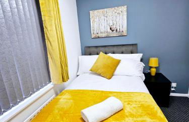 LushStay Telford - Families, Contractors & Group of Friends, long term stay - Photo 11