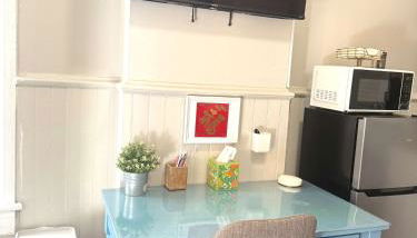 Cozy nest private porch museums free parking - Foto 5