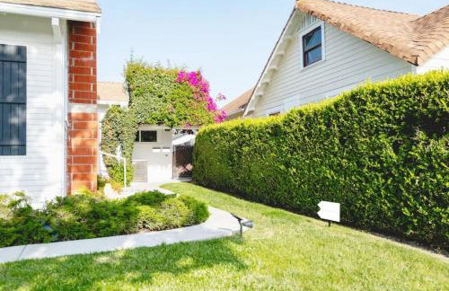 Chic 2Bed And Large Serene Backyard in Heart of SD - Photo 16