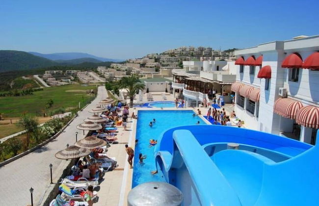 1 Bedroom Apartment Lake View 3 by Likya Global - Photo 18