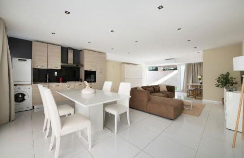 PLAYA a 3 minutos Parking barbacoa Apartamento en Castelldefels - Foto 6