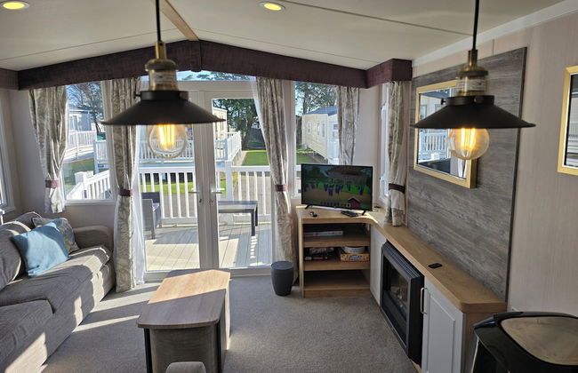 3 Bed-sleeps 8-free Parking-5 Min to Beach - Photo 12