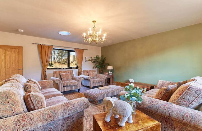 Host Stay The Parlour - Photo 2