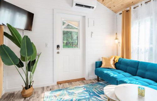 7 Le Soleil Retro Tiny House, Boat Parking, Mins to Lake Guntersville, City Harbor - Foto 14