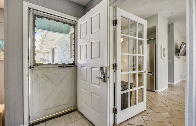 Emerald Sunset by Book That Condo - Photo 10