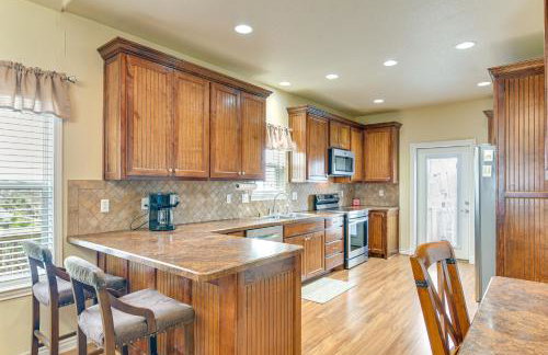 Walk to Beach! Bayfront Coastal Gem in Gilchrist - Foto 6