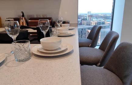 Penthouse-Like Apartment with City & Waterfront Views in Old Trafford with 500Mbps Internet and Netflix - Foto 21