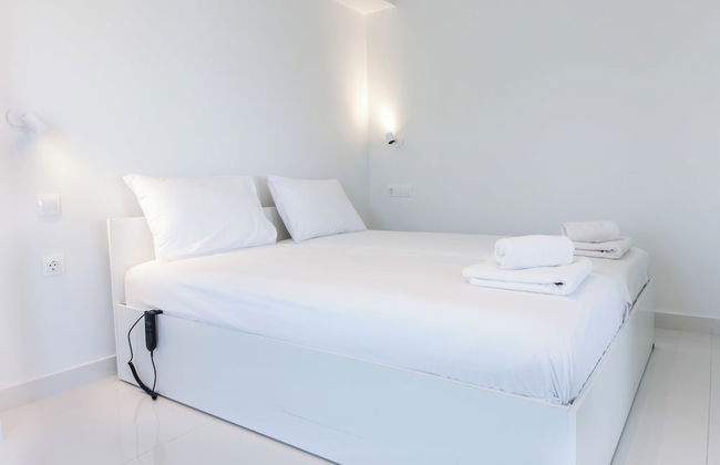 Marousi 2 Bd Luxury Living w Shared Pool - Foto 9