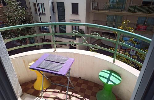 Grand F2 60mq centre Antibes, proche plages, commerces, 2 balcons, parking, train, bus, deco vintage, pet friendly - Foto 30