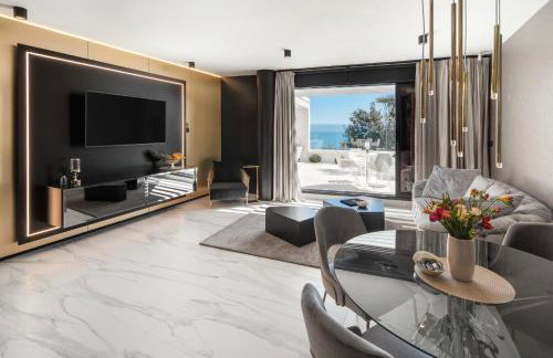 Posh Residence Luxury Suites - Photo 13
