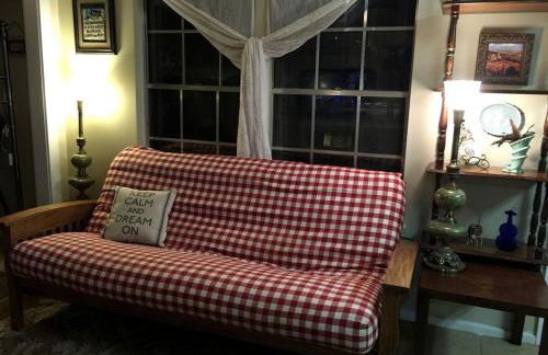 Vacation Cabin near the Boutiques and Galleries in Ingram, Texas - Photo 3