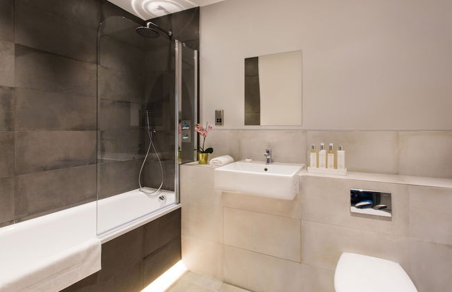 Boutique Apartments by Viridian Apartments - Photo 14