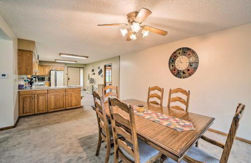 Kayaks and Boat Dock Waterfront Home in Grove - Foto 8