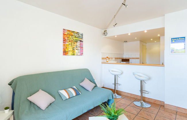 1 bedroom Apartment in Bormes-les-Mimosas with swimming pool and terrace - Photo 7