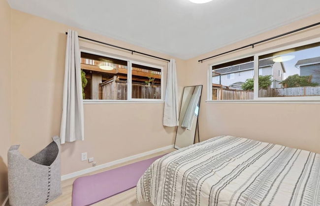 Lakeview Home in Renton, Walk to Beach, AC, Fenced - Photo 4