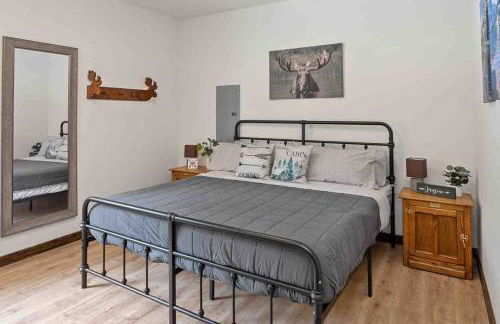 Luxe Mt. Rainier Lodge w/ Hot Tub-AC-Game Room - Foto 16