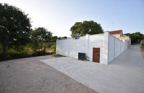 The Grandfather's courtyard villa with heated pool - Foto 21