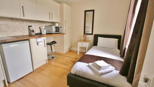 Central Studios Gloucester Road by RoomsBooked - Free Parking - Foto 5