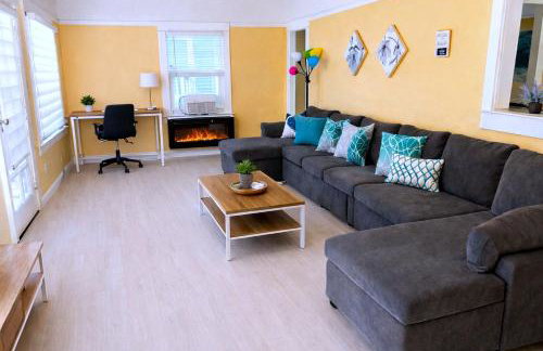 CasaViva Pacifica - 2BR Sleeps 10 with Firepit, BBQ & Shared Yard, Kids Zone - Walk to Hillcrest Fun, Near Zoo, Balboa Park & Beaches - Foto 4