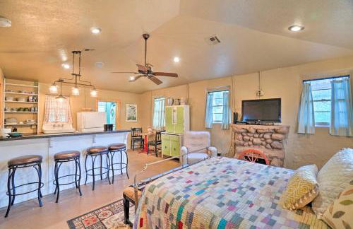 Enchanting Hilltop Cottage in Medicine Park! - Foto 9