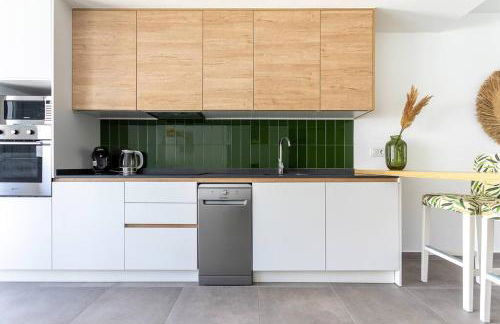 Apartment 50m from the sea, pool, AC, parking - Foto 2