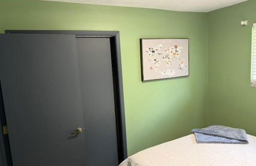 Delightful 3 Bd Home with King size bed, hot tub, playground! - Foto 30