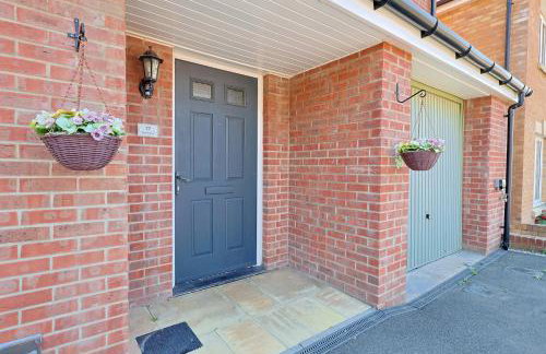 Contractor 4 Bed 3 Bath House Near Airport Parking Barry Island with Parking - Foto 79