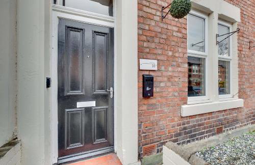 Newcastle CITY APT35,FREE STREET PARKING,4 BEDROOM HOUSE,8 SINGLE BEDS,FULL KITCHEN,ALL ROOMS WITH TVs,NETFLIX - Photo 40