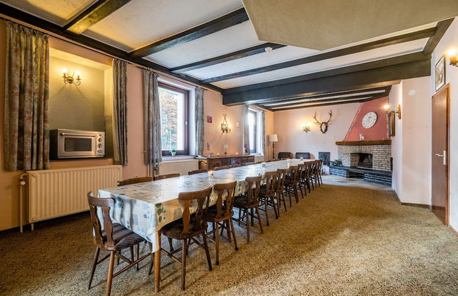 Mansion With Pool & Bar - Photo 43