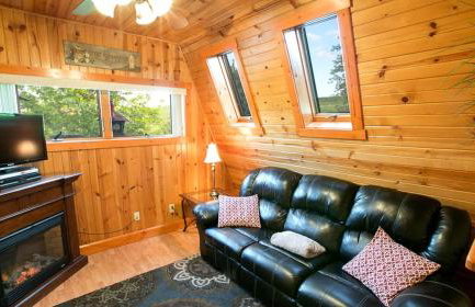 Romantic Forest Cabin with Amazing Private Deck and Spa in Ohio - Foto 8