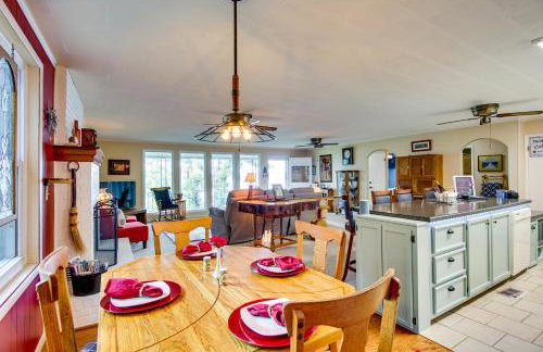 Lakefront Canadian Gem Fire Pit, Decks and Grills - Foto 10