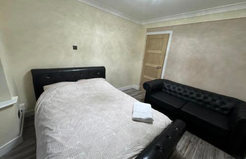 Modern 4-bedroom entire house with Garden - Foto 2