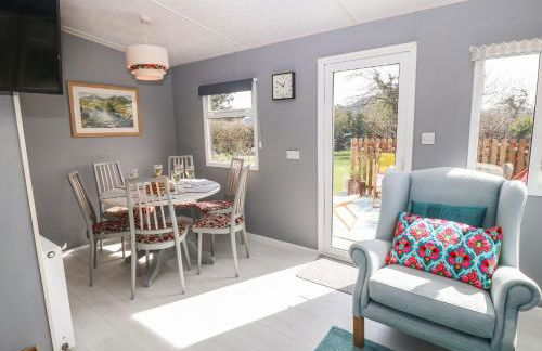 Cwrt y Ceffyl - Photo 9