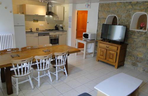 Gîte 295 Montagnes du Jura avec Spa et Sauna classé 3 étoiles - Foto 12