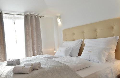 Villa Muskatel KRK -with heated covered pool - Photo 47