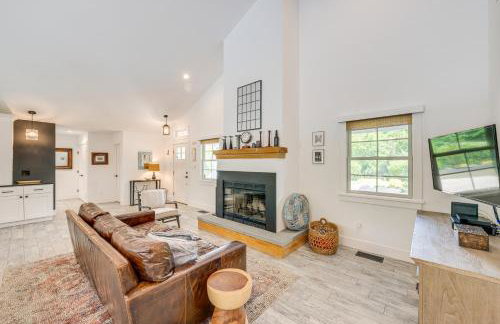 Distinctive Hamptons Home with Pool Near Bay, Ocean - Foto 1