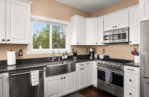 Eagles Nest - Hot Tub & Lake Views - Foto 10