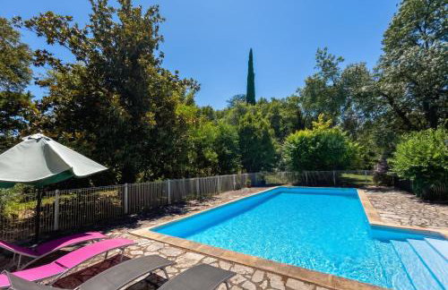 Villa historique à Berrias-et-Casteljau, 350 m² avec piscine privée - Photo 1
