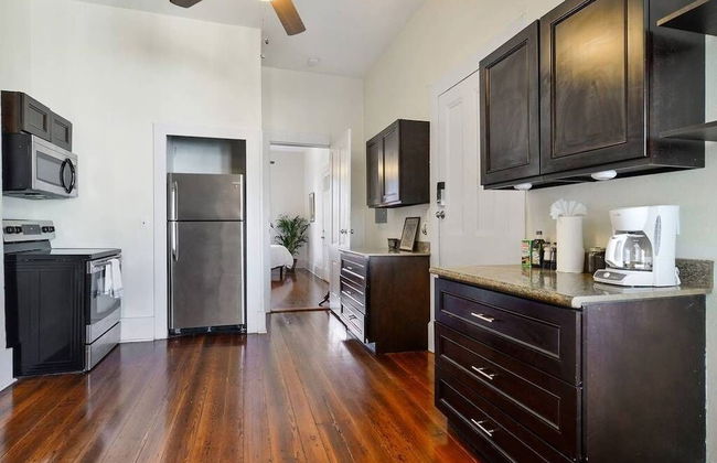 Montgomery Apartments on Magazine Street - Foto 40